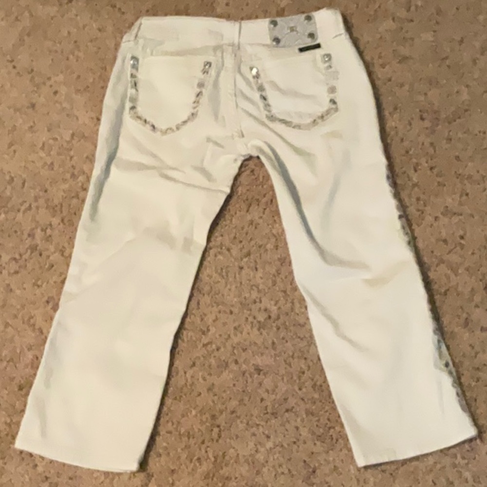 Miss Me cropped pants